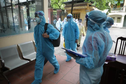 Nguy cơ tái nhiễm có thể xảy ra nếu người từng nhiễm không tuân thủ quy định phòng, chống dịch. (Ảnh minh họa)