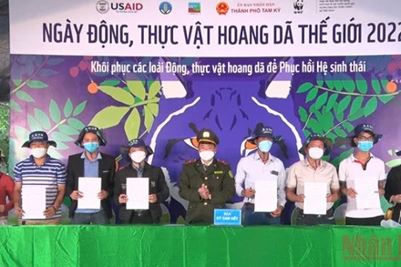 Ký cam kết không tiêu thụ, mua bán động vật hoang dã trái phép.
