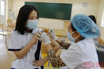 Đến nay, Hà Nội đã thực hiện tiêm hiệu quả cho trẻ từ 12 đến 17 tuổi.