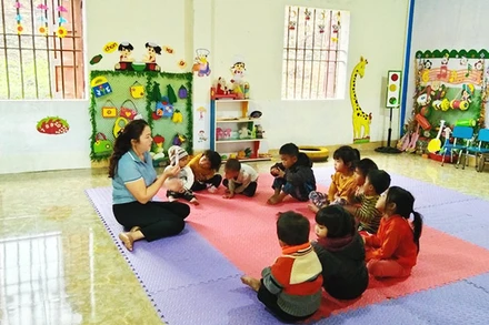 Tình yêu học trò gắn bó các cô giáo với vùng cao khó khăn suốt nhiều năm qua.