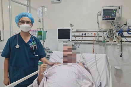 Bệnh nhân phi công nước ngoài đang dần hồi phục.