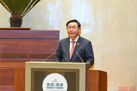 Chủ tịch Quốc hội Vương Đình Huệ phát biểu bế mạc phiên chất vấn và trả lời chất vấn. (Ảnh: Duy Linh)