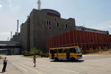 Bên ngoài nhà máy điện hạt nhân Zaporizhzhia. (Ảnh: REUTERS)