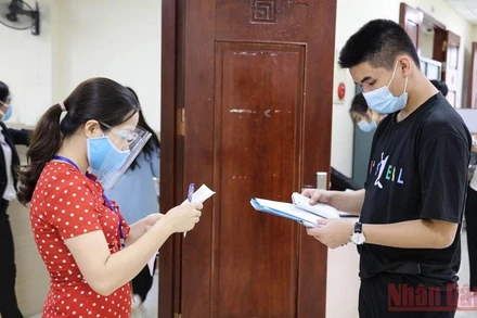 Thí sinh làm thủ tục dự thi Đánh giá năng lực.