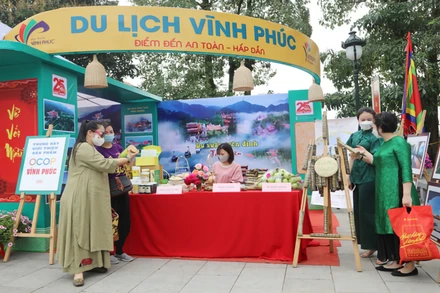 Giới thiệu sản phẩm du lịch tại Khu danh thắng Tây Thiên.