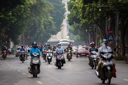 Khu vực Hà Nội sáng có mưa nhỏ, mưa phùn và sương mù, trưa chiều giảm mây trời nắng. Sáng và đêm trời lạnh. (Ảnh minh họa)