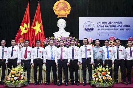 Các đồng Ủy viên Ban Chấp hành nhiệm kỳ thứ nhất của Liên đoàn bóng đá Hòa Bình.