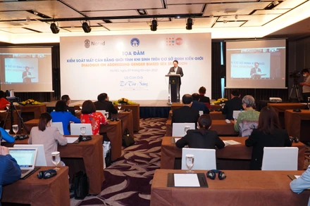 Tọa đàm “Kiểm soát mất cân bằng giới tính khi sinh trên cơ sở định kiến giới”.