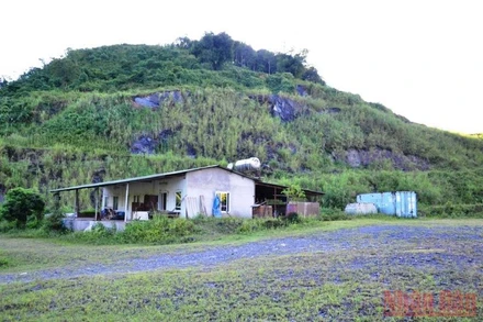 Hiện trường khai thác trái phép quặng apatit thuộc Dự án khách sạn, nhà hàng của Công ty TNHH Xây dựng thương mại Lilama.