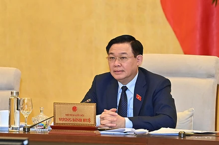 Chủ tịch Quốc hội Vương Đình Huệ phát biểu ý kiến chỉ đạo tại phiên họp của Ủy ban Thường vụ Quốc hội.