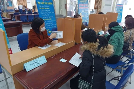 Một buổi tư vấn việc làm tại Sàn giao dịch việc làm, thuộc Trung tâm Dịch vụ việc làm tỉnh Thái Bình.