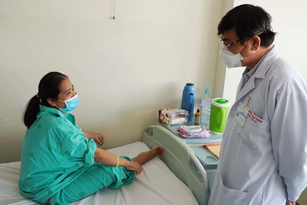 Bệnh nhân phục hồi dần sau hậu phẫu. (Ảnh bệnh viện cung cấp)