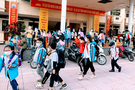 Học sinh đến lớp học trực tiếp của các trường học tại Hải Phòng đang tiếp tục gia tăng trở lại.
