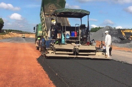 Thi công cao tốc bắc-nam.