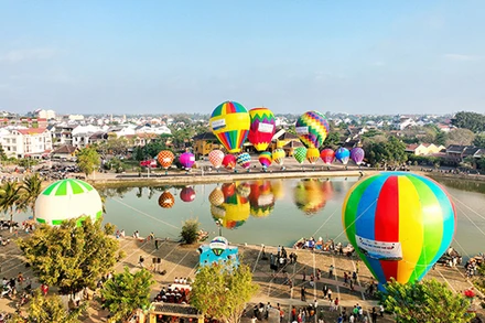 Quang cảnh Ngày hội khinh khí cầu.