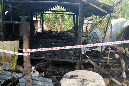 Hiện trường vụ cháy nhà sàn.