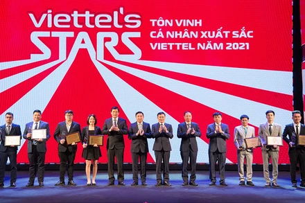 Viettel tôn vinh các sáng kiến giúp đơn vị đạt mục tiêu kép
