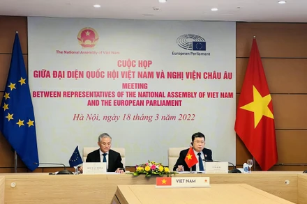 Quang cảnh cuộc họp.