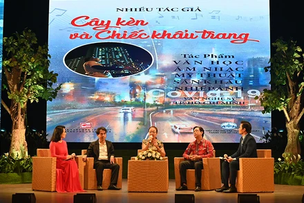 Giao lưu với các đại biểu trong chương trình.