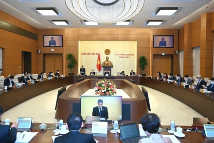 Quang cảnh phiên họp Ủy ban Thường vụ Quốc hội xem xét việc bổ sung dự toán ngân sách nhà nước vốn viện trợ không hoàn lại của nước ngoài. (Ảnh: Duy Linh)