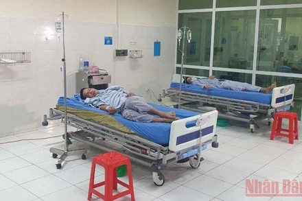 Các nạn nhân đang được cấp cứu, điều trị tại Bệnh viện đa khoa tỉnh Bắc Kạn. 