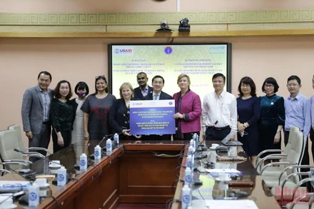 USAID và UNICEF hỗ trợ vật tư y tế phòng, chống Covid-19 trị giá 1 triệu USD cho Việt Nam. 