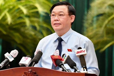 Chủ tịch Quốc hội Vương Đình Huệ phát biểu tại Hội nghị tổng kết công tác Hội đồng nhân dân các tỉnh, thành phố khu vực phía nam năm 2021 và triển khai kế hoạch công tác năm 2022.