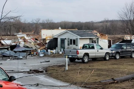 Lốc xoáy gây thiệt hại về người và của tại Winterset, bang Iowa, Mỹ. (Ảnh: CNN)