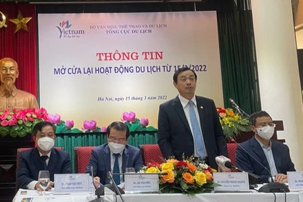 Tổng cục trưởng Du lịch Nguyễn Trùng Khánh phát biểu tại cuộc họp.