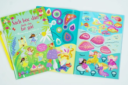 Bộ sách bóc dán dành cho bé gái. (Ảnh: Đinh Tị Books)