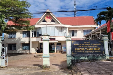 Trụ sở Ủy ban nhân dân phường Thành Nhất, nơi bà Lê Thị Loan và ông Vũ Tiến Thành công tác.