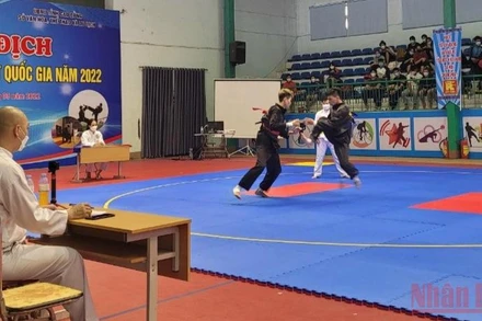 Các vận động viên thi đấu nội dung đối kháng.