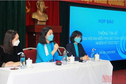 Phó Chủ tịch Hội Liên hiệp Phụ nữ Việt Nam Nguyễn Thị Minh Hương thông tin về Đại hội. 