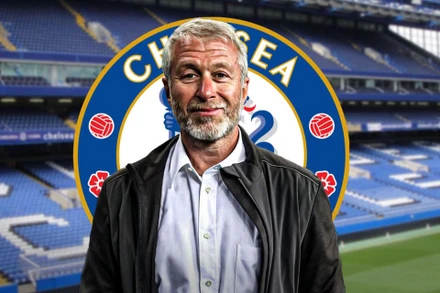 Tỷ phú người Nga Roman Abramovich đang đứng trước nguy cơ bị phong tỏa tài sản ở Anh. (Ảnh: Clutchpoint)