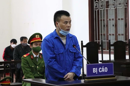 Đối tượng Khà A Chồng tại phiên tòa. 