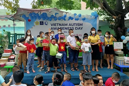 Các bạn nhỏ tham gia chương trình (Ảnh: NFVC).