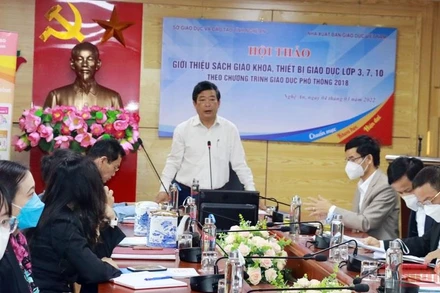 Hội thảo Giới thiệu sách giáo khoa, thiết bị giáo dục các lớp 3, 7 và 10 theo Chương trình Giáo dục Phổ thông mới 2018 tại Nghệ An.