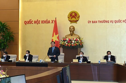 Chủ tịch Quốc hội Vương Đình Huệ cùng các Phó Chủ tịch dự và chủ trì nội dung phiên họp thứ 9 Ủy ban Thường vụ Quốc hội. (Ảnh: DUY LINH)