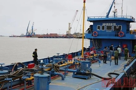 Nghệ An: Phát hiện 1 triệu lít xăng E5 không rõ nguồn gốc