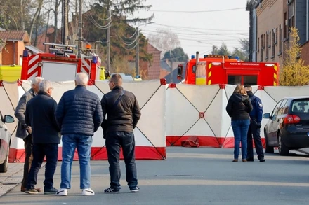 Hiện trường vụ xe ô-tô lao thẳng vào đám đông tại 1 lễ hội ở miền nam Bỉ, ngày 20/3/2022. (Ảnh: EPA)