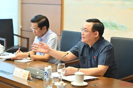 Chủ tịch Quốc hội Vương Đình Huệ phát biểu tại phiên họp Tổ 12 chiều 26/5. (Ảnh: KHOA NGUYÊN)