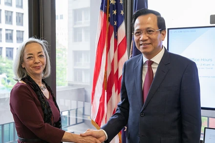 Bộ trưởng Đào Ngọc Dung và bà Thea Lee, lãnh đạo phụ trách các vấn đề lao động quốc tế Bộ Lao động Hoa Kỳ (Ảnh: Molisa).