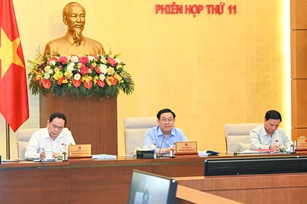 Chủ tịch Quốc hội Vương Ðình Huệ phát biểu ý kiến tại phiên họp Ủy ban Thường vụ Quốc hội. (Ảnh Đăng Anh) 