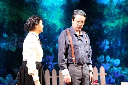 NSƯT Sĩ Tiến trong một vai diễn vở "Tất cả đều là con tôi".