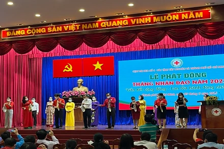 Phát động Tháng Nhân đạo 2022.