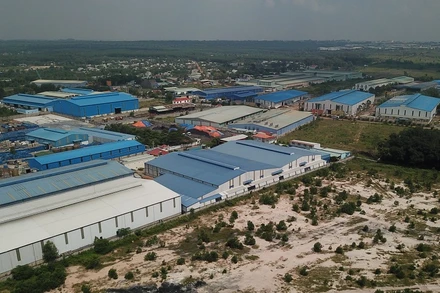 Nhiều nhà xưởng xây dựng trái phép trên diện tích 72 ha khu vực quy hoạch Cụm công nghiệp Phước Tân, tỉnh Đồng Nai.