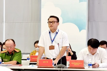 Phó Giám đốc Sở Y tế tỉnh Bình Dương Huỳnh Minh Chín thông tin về phát hiện thuốc Molnupiravir giả ở Thụy Sĩ ghi “sản xuất tại Bình Dương”.