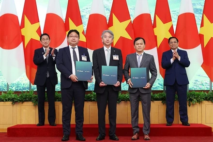 Ký kết biên bản ghi nhớ hợp tác kinh doanh giữa VPBank và SMBC.