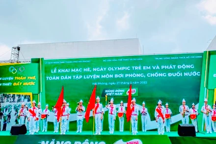 Quang cảnh Khai mạc hè, ngày Olympic trẻ em và phát động toàn dân tập luyện môn bơi, phòng chống đuối nước năm 2022.