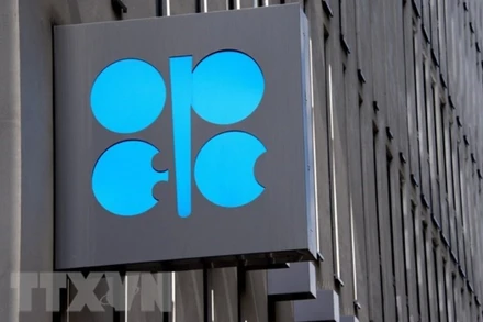 Biểu tượng của OPEC tại trụ sở ở Viên, Áo. (Ảnh: AFP/TTXVN)